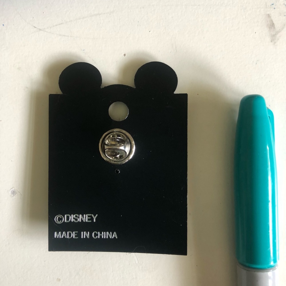 2000 Disney Pin - Picture 2 of 2